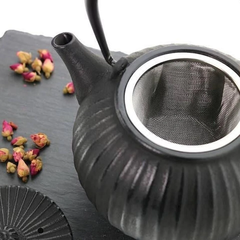 Orange85 Gietijzeren Theepot Aziatisch 1.2L Bol Streeppatroon Zwart Gietijzer 2 Orange85 Gietijzeren Theepot Aziatisch 1.2L Bol Streeppatroon Zwart Gietijzer - Afbeelding 2