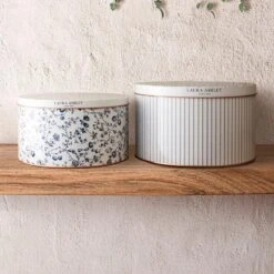 Laura Ashley Set 2 Blikken Candy Stripe En Woodruff -Tafel Benodigdheden Winkel 71da1a80bf54449486141d9438f5da38