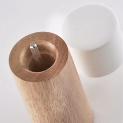 Zeller Pepermolen Of Zoutmolen - Hout - Witte Dop - 15 Cm -Tafel Benodigdheden Winkel f1ba5b2d3f7645a29babf6713115d069